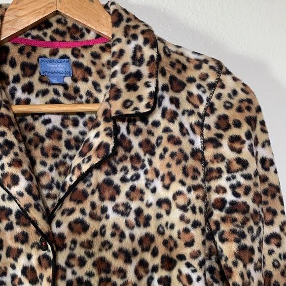 Simply Vera Vera Wang Leopard Print Fleece Button Down Pajama Top Size S - Picture 2 of 5